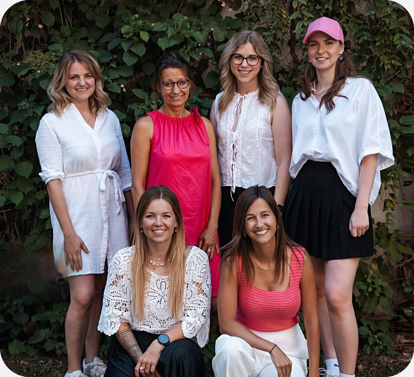 Das Herzhupfal-Team bei der gemeinsamen Arbeit
